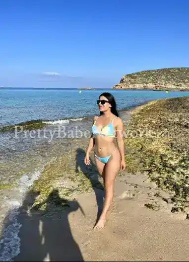 Select Independent Air Hostess Escort Barkha for Implausible Sensuous Pleasure