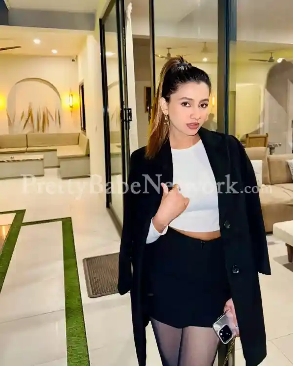 Nitya Joshi—A Sweet & Stylish Air Hostess Escort from Malad East for Exclusive Dating