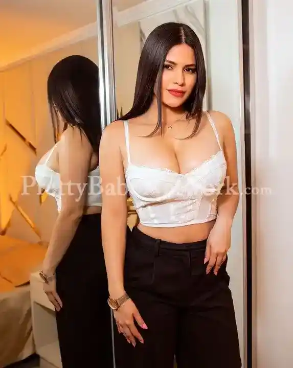 Udita—Top-Notch Air Hostess Escort in Thane for High-End Intimacy