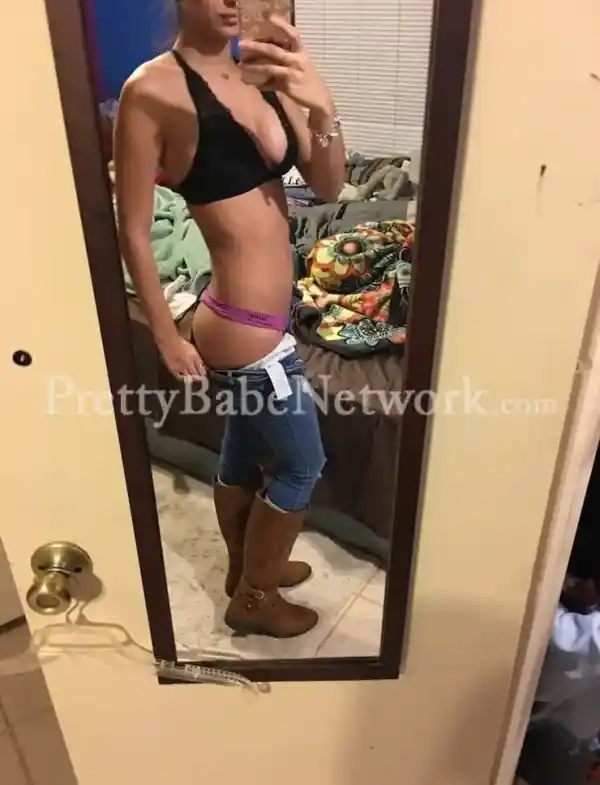 Choose Hot College Girl Escort Anjali Mathur to Get Romantic Sex in Bandra with Confidentiality