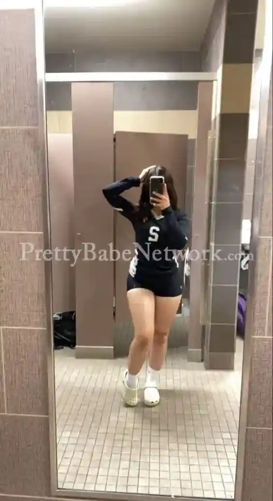 College Girl Apeksha For Best Girlfriend Experience & Escort Services