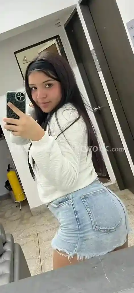 Young College Student Dolly—Call Girls in Thane for Casual Sex Meets