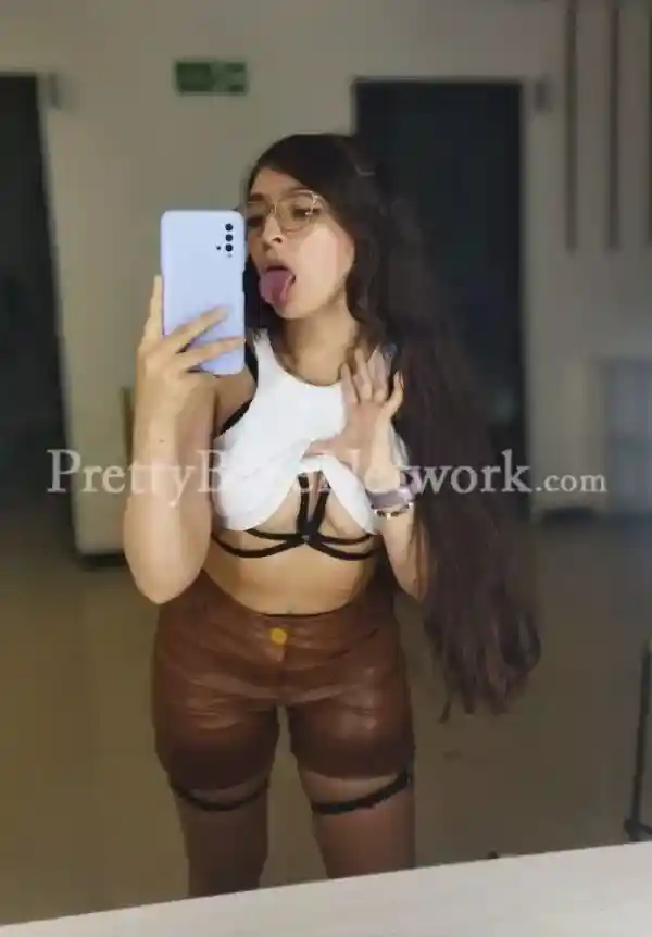 Cute Mumbai College Escort Girl Khushi to Be Your Dating Companion