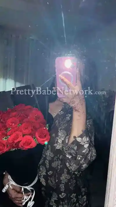 Komal Young College Girl Escort in Churchgate, Mumbai