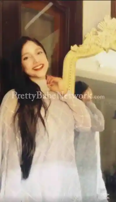 Komal Young College Girl Escort in Churchgate, Mumbai