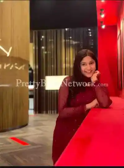 Komal Young College Girl Escort in Churchgate, Mumbai