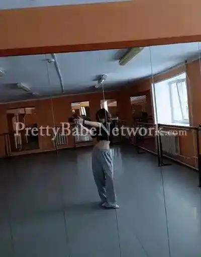 Get the Best Girlfriend Experience With Young College Girl Saumya