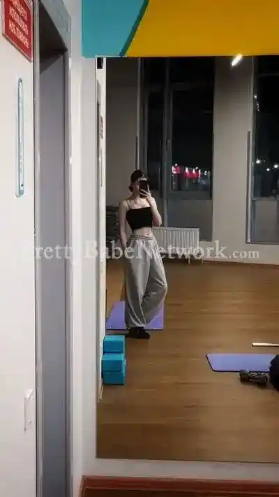 Get the Best Girlfriend Experience With Young College Girl Saumya