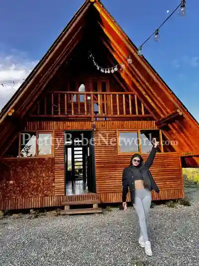 College Girl Escort Suman For Casual Dating, GFE in Juhu, Mumbai