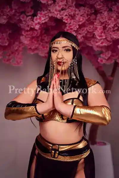 Saudi Arabian Belly Dancer and Independent Escort Alishba for Private Parties