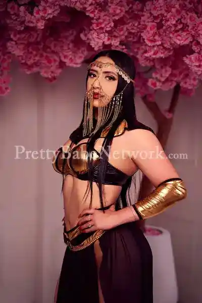 Saudi Arabian Belly Dancer and Independent Escort Alishba for Private Parties