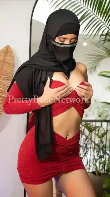 Erotic Belly Dancer Kalila Latif—Arabic Escort in Hotel Hyatt Regency for Parties