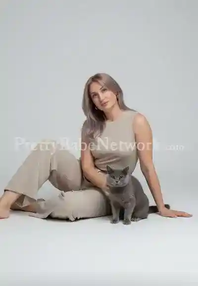 Blonde Ayana: Busty British Escort in Sun-N-Sand Hotel, Juhu