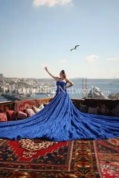 Blonde Ayana: Busty British Escort in Sun-N-Sand Hotel, Juhu