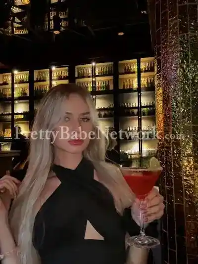 Sassy British Escort Evie For Dinner Dates and Parties