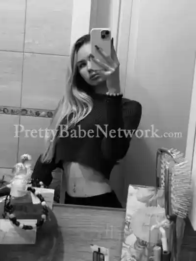 Sassy British Escort Evie For Dinner Dates and Parties