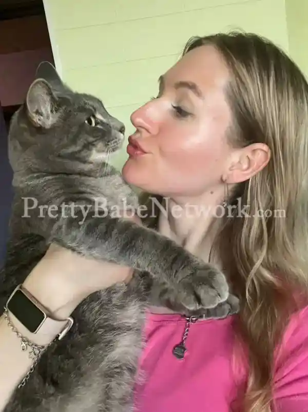 British Girl Lisha—Independent Kurla Escort For Dating, Sex, and BDSM