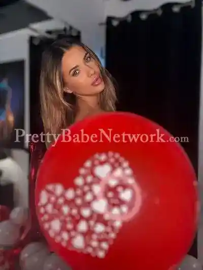 Call Me - Lovely British Lady Michelle To Get Affectionate Intimacy