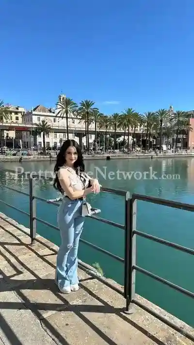 An International Traveler and Activist, Rozy—Celebrity Escort in Mumbai near Churchgate Road