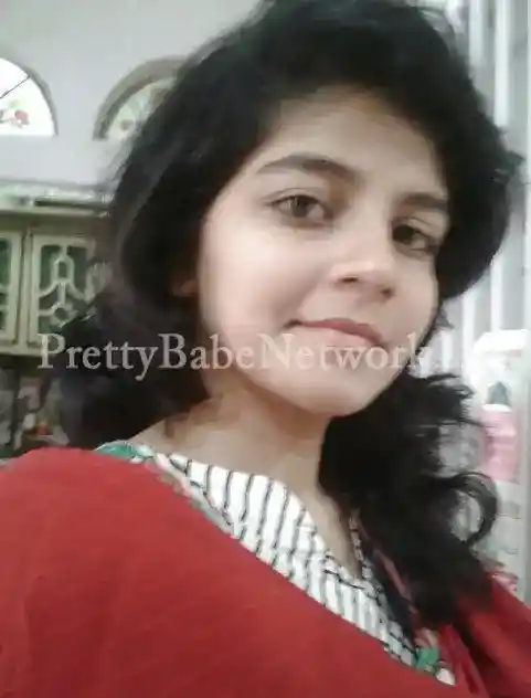 Slim-fit Mumbai Cheap Escort Girl Radha for Striptease and Sex Meets in Mira Bhayandar