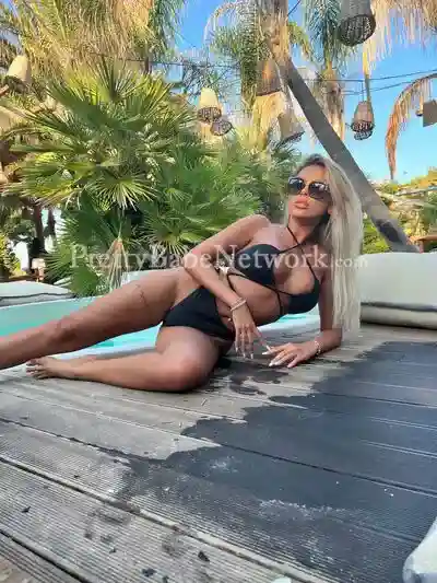 Italian Call Girl Bianca At ITC Maratha 5-Star Hotel For Sex Meet