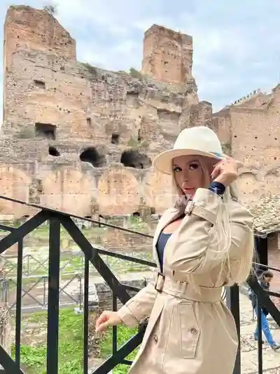 Italian Call Girl Bianca At ITC Maratha 5-Star Hotel For Sex Meet