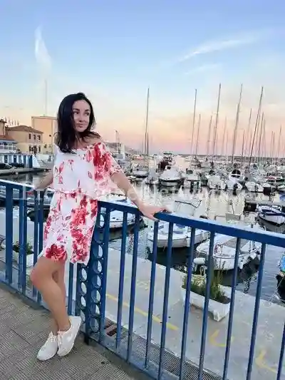 High Profile Escort Karuna 24/7 on Your Pleasurable Service