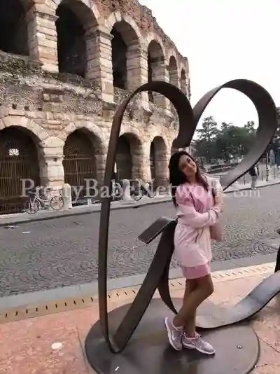 High Profile Escort Karuna 24/7 on Your Pleasurable Service