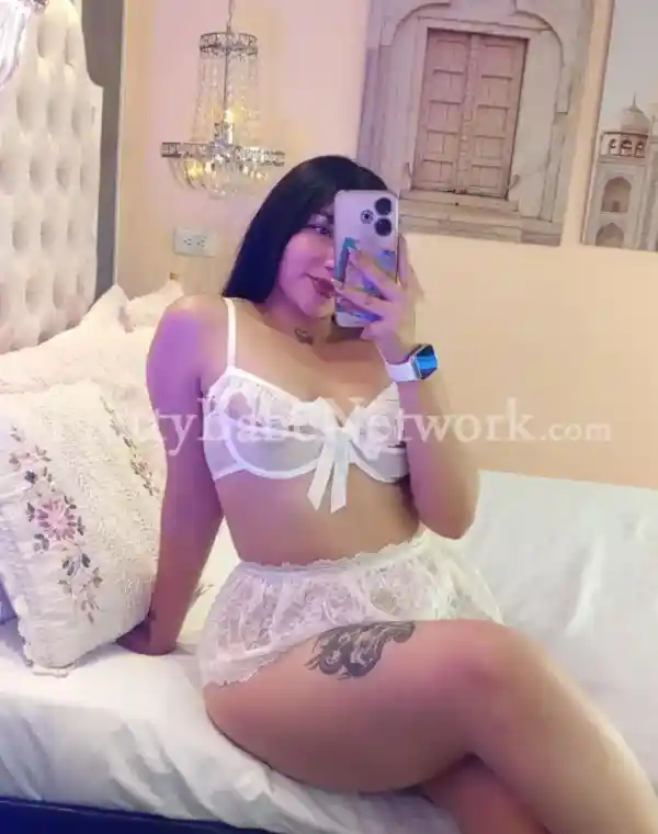 Hire High-Profile Call Girl Ragini for Escort Service in Hyatt Regency Hotel, Mumbai