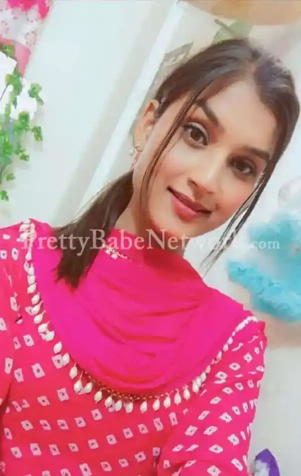 Meet Sharlyn - Premium High Profile Escort in Mumbai For Remarkable Services