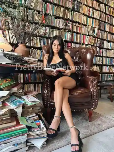 Chae-won - South Korean Escort Girl in Marine Drive Mumbai For Incall Outcall