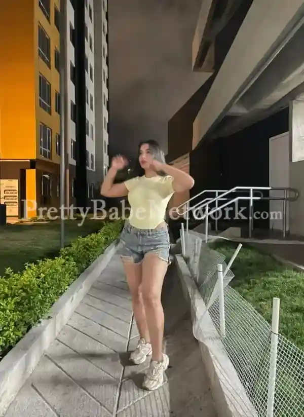 French Call Girl Manon for Incall and Outcall Escort Service in Goregaon