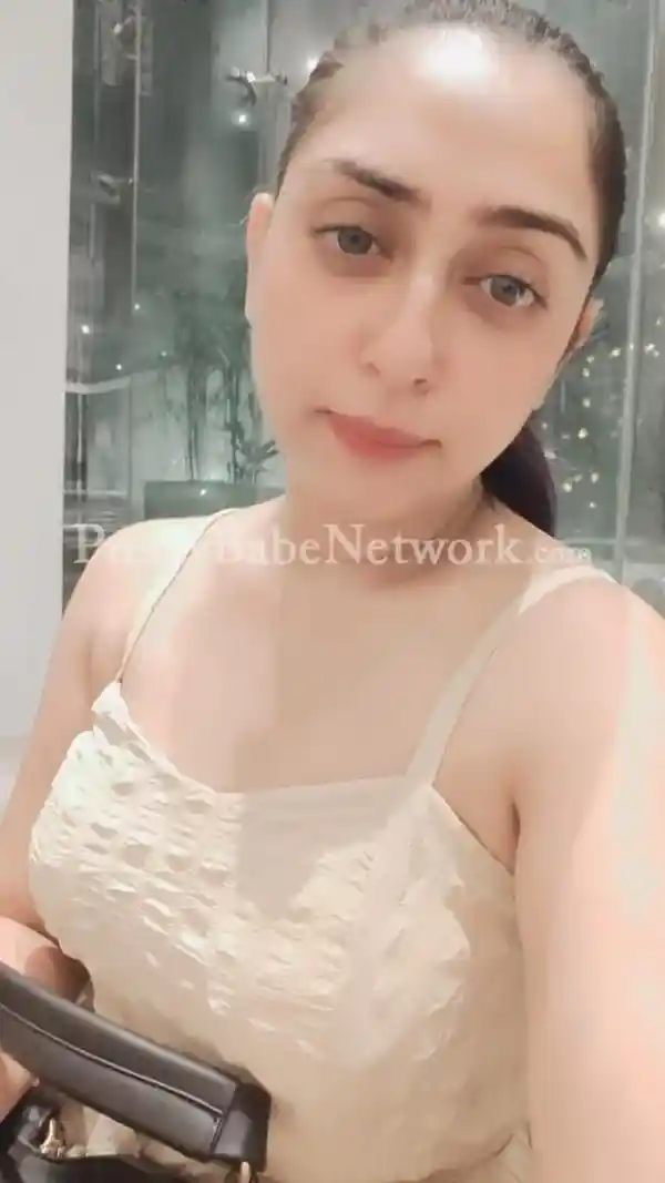 Mature Marathi Housewife Escort Woman Vasundhara For Threesome Sex