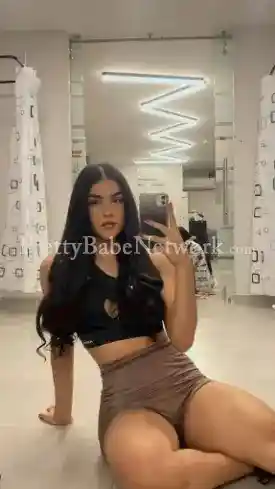 Colombian Damsel Antonella—Glamour Model Escort in Mumbai Near Vashi