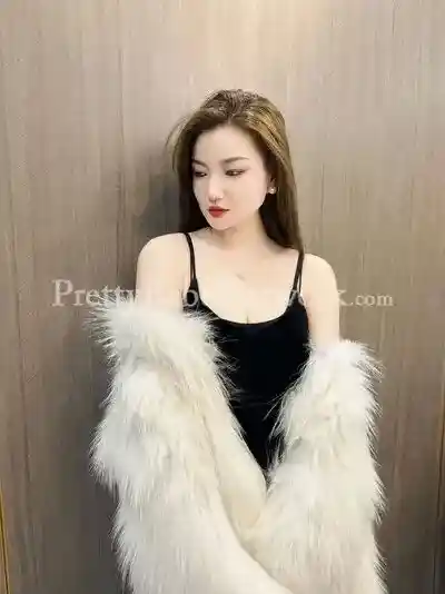 Hot Thai Model Girl Busaba For Different Sex-Related Escort Services