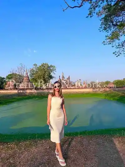 Hire an American Model Escort Eleanor in Navi Mumbai For Travel Companion and Parties