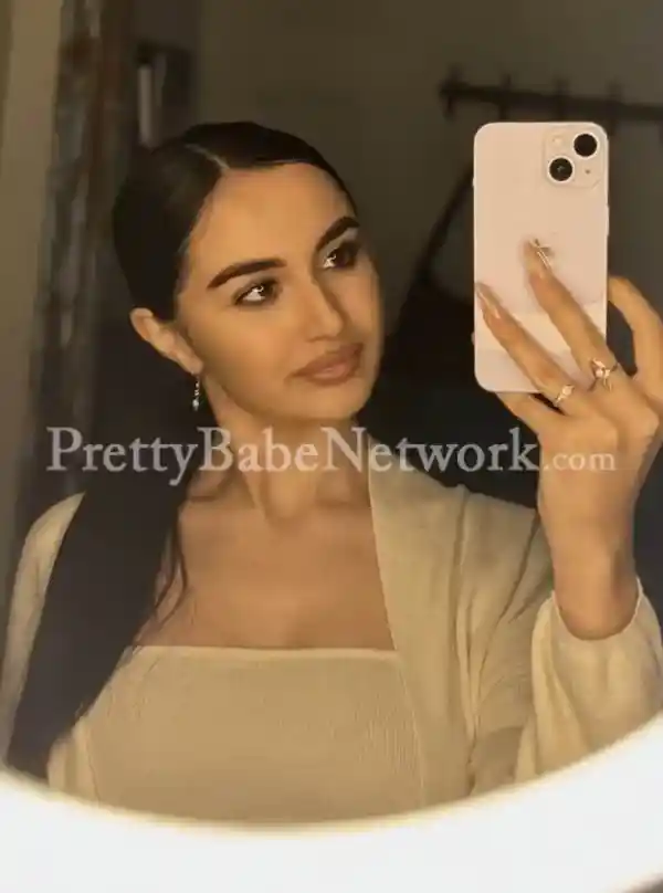 Deluxe Moroccan Model Escort Layla for One-Night Stand in Sea Princess Hotel, Mumbai