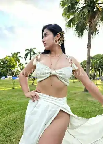 Hottie Model Sulekha—Independent Escort Girl in Juhu Beach, Mumbai