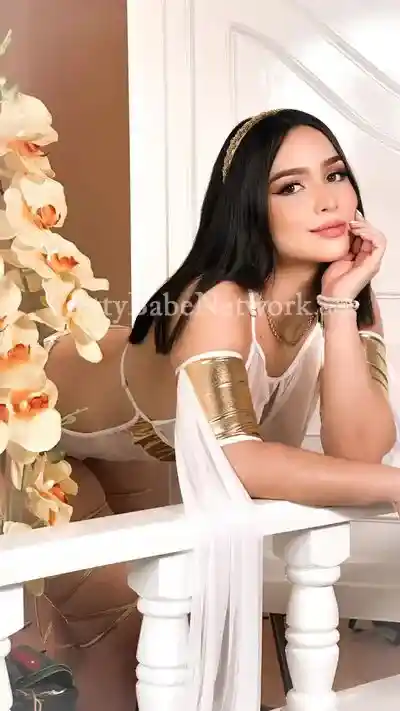 Hire Sexy Argentine Model Wanda  - Female Escort in Andheri, Mumbai