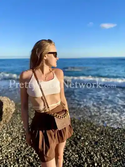 Young Russian Escort Girl Amanda in Chembur For Erotic Entertainment