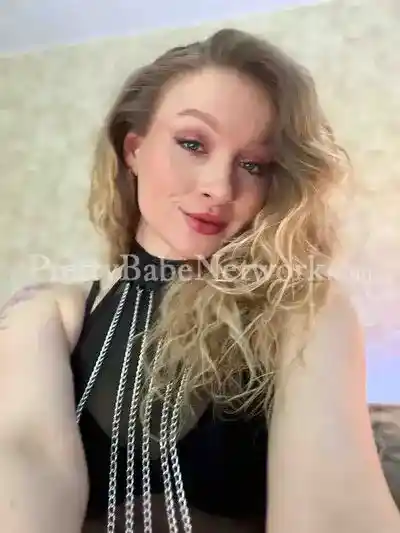 Cute and Sexy Russian Escort Zinaida For Ultimate Level Pleasure