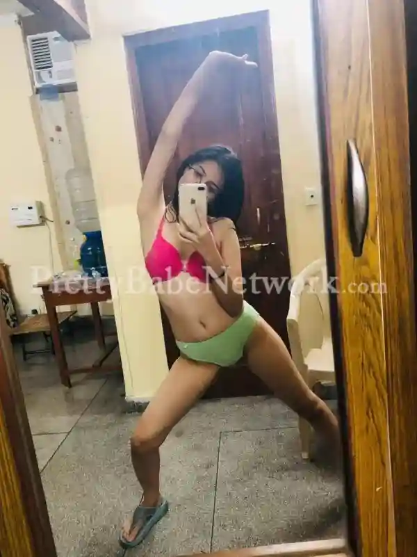 Sexy Indian Girl Aparna—Slim Escort in Mumbai Near Goregaon