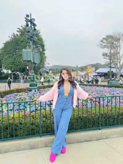 Hire VIP Escort Girl Aahana For Ultimate Companion and Intercourse