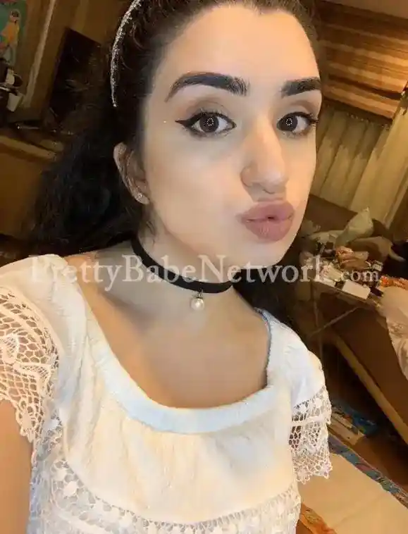 Premium Muslim Girl Heena—VIP Escort in Vile Parle for Lustful Adult Entertainment