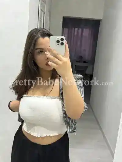 Hire Independent Escort Girl Kavya For the VIP Class Services