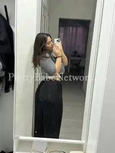 Hire Independent Escort Girl Kavya For the VIP Class Services