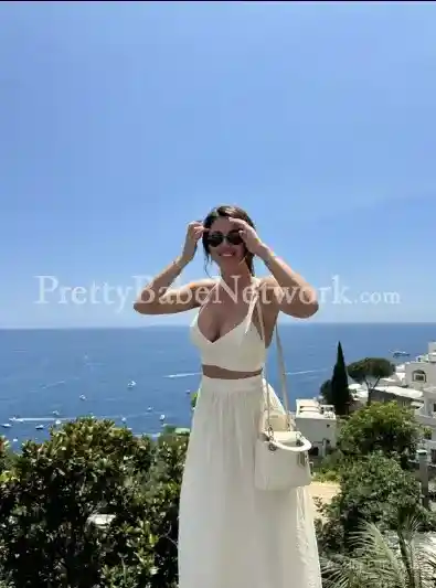 Meet Meetali Mumbai VIP Escort Girl in Andheri As a Girlfriend