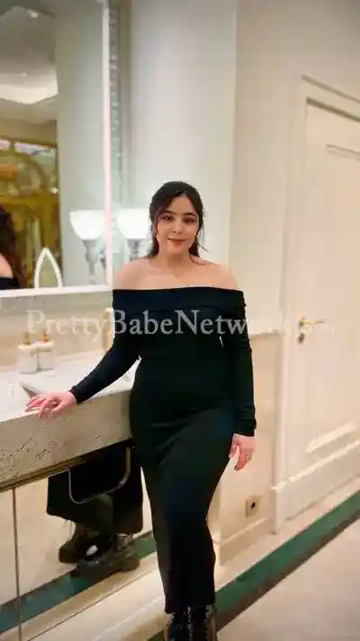 Paridhi - VIP Escort in Juhu for Mesmerizing Touch of Sensuality