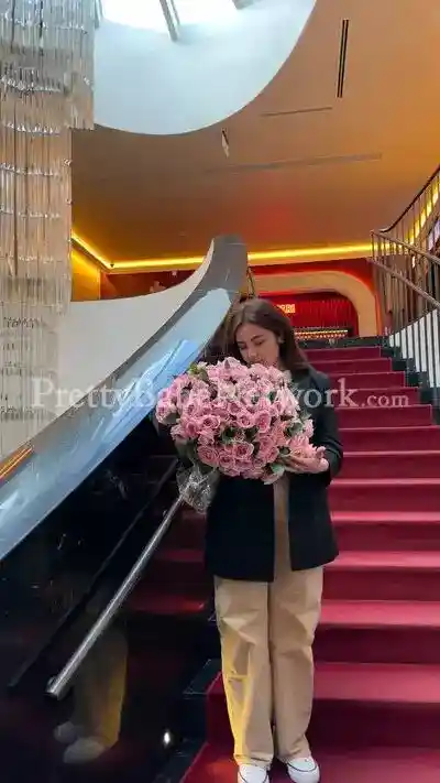 Paridhi - VIP Escort in Juhu for Mesmerizing Touch of Sensuality