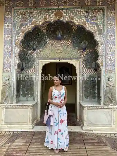 VIP Escort Girl Shreya For Companion, Date & Sex